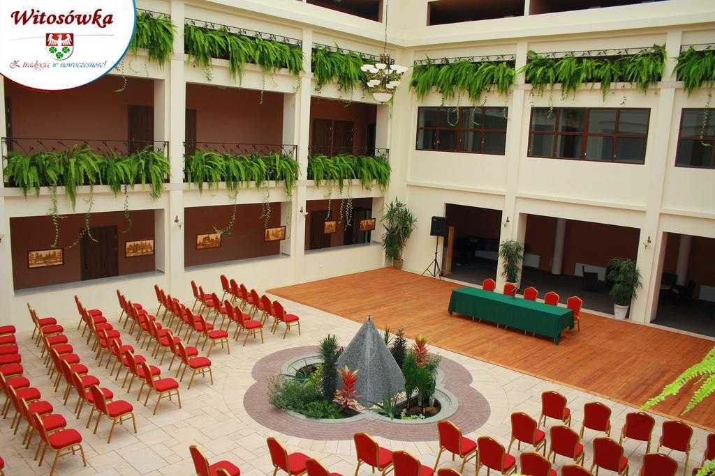 Pokoje Goscinne W Centrum Kultury Wsi Polskiej Wierzchoslawice Экстерьер фото